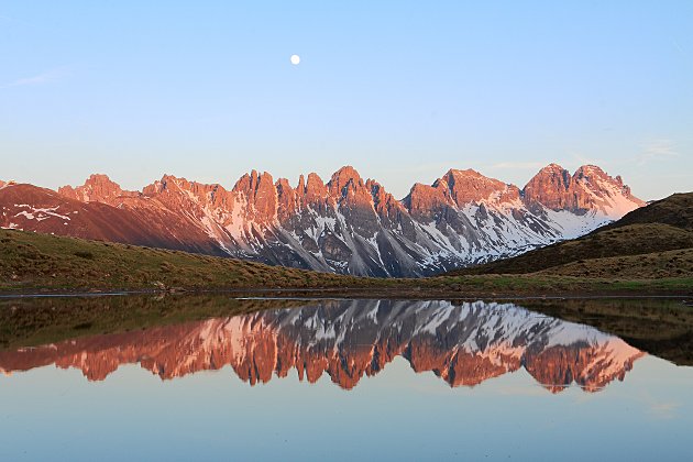 Bergsee mit Spiegelung