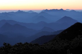 Blaue Stunde vor Sonnenaufgang